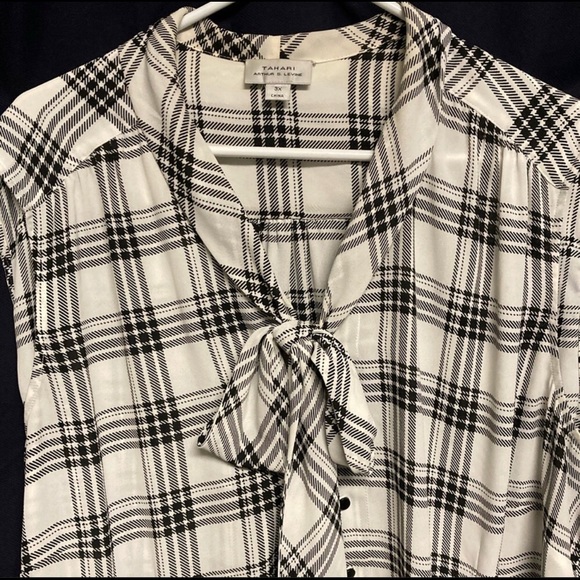 Tahari Plaid Sleeveless Tie Neck Blouse - Picture 2 of 4